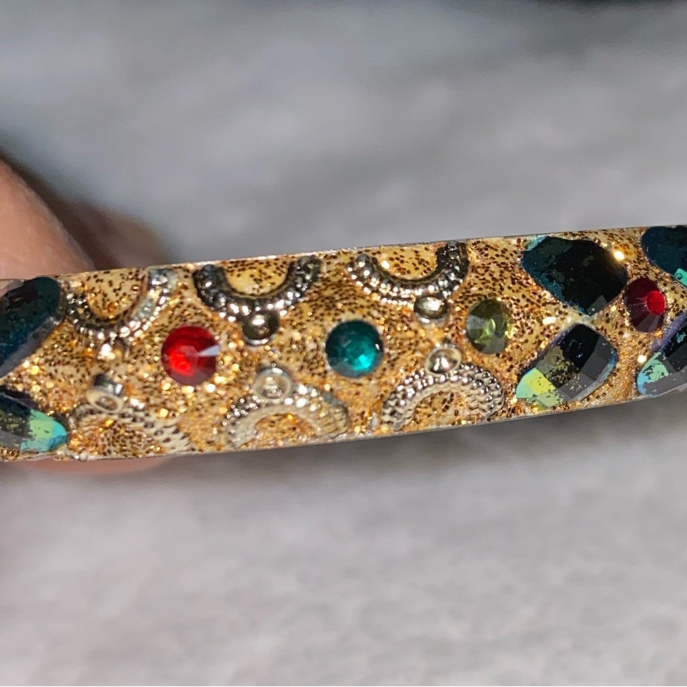 1-bangle multi color and sizes glass stones